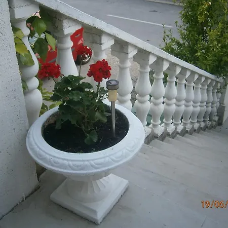 Апартаменты Sea And Sun *